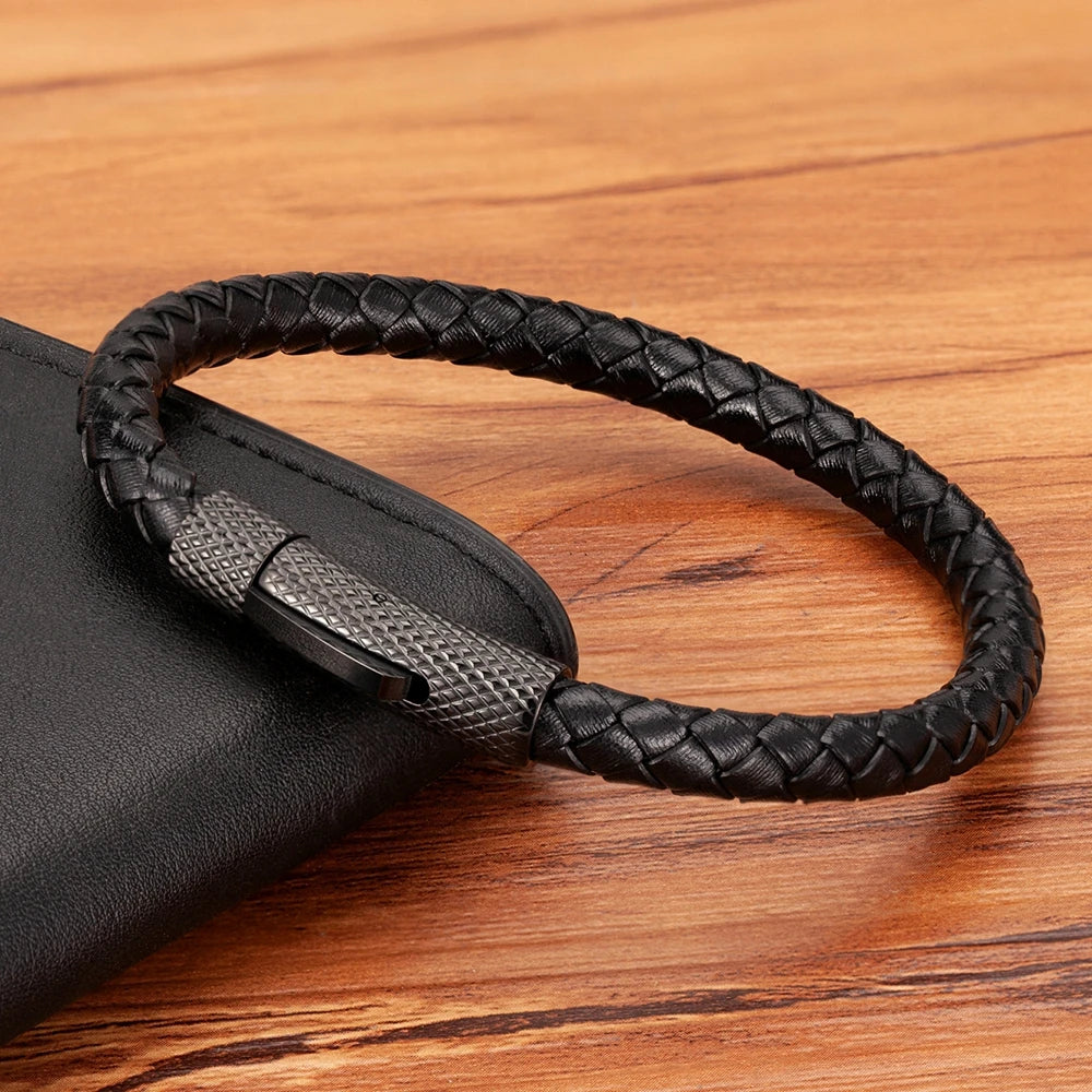 Pulseira em Couro Fecho em metal Preto